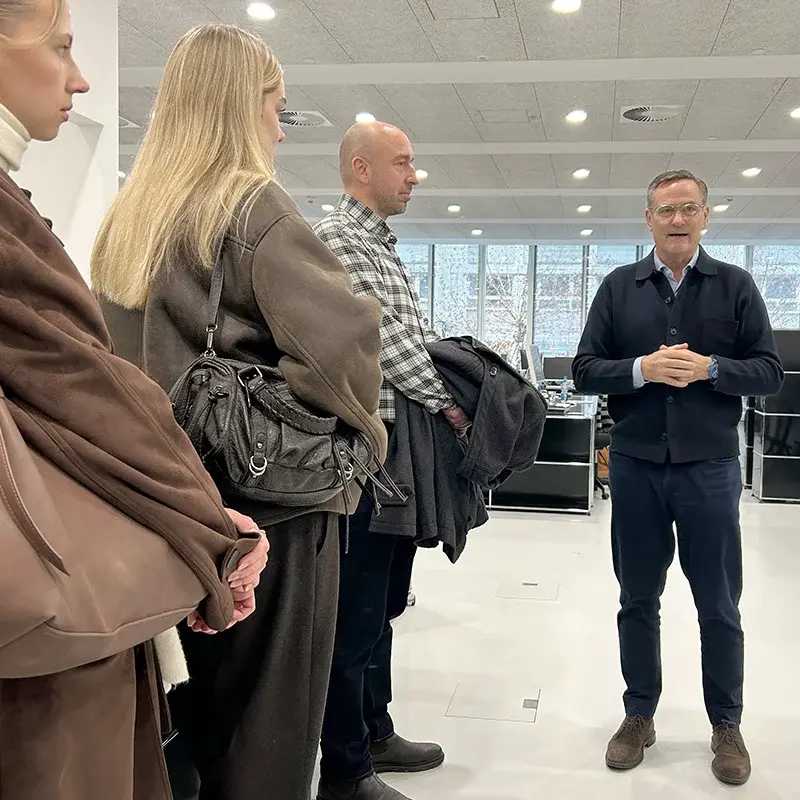 Studierende besuchen die Agentur LMWA.