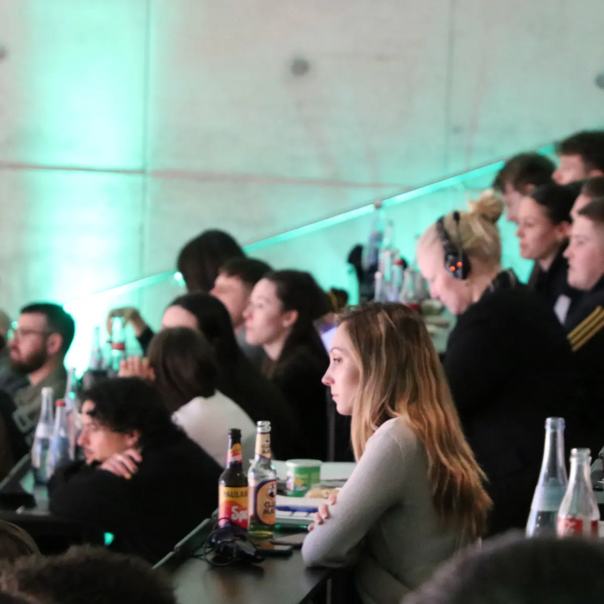 Publikum im Hörsaal GWA