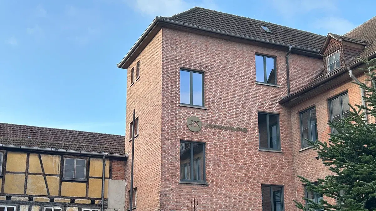 In einer alten Lederfabrik befindet sich der Firmensitz von JoussenKarliczek.