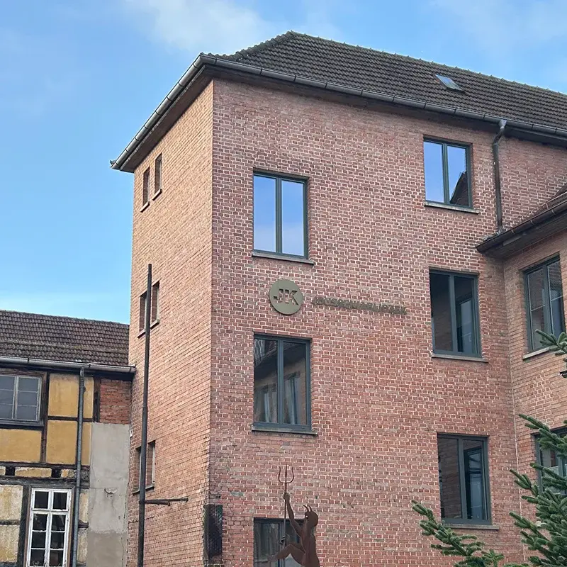 In einer alten Lederfabrik befindet sich der Firmensitz von JoussenKarliczek.